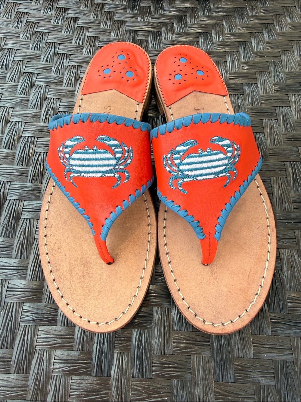 Jack Rogers Crab Embroidered Leather Thong Sandals Size 39 Coral & Blue Coastal